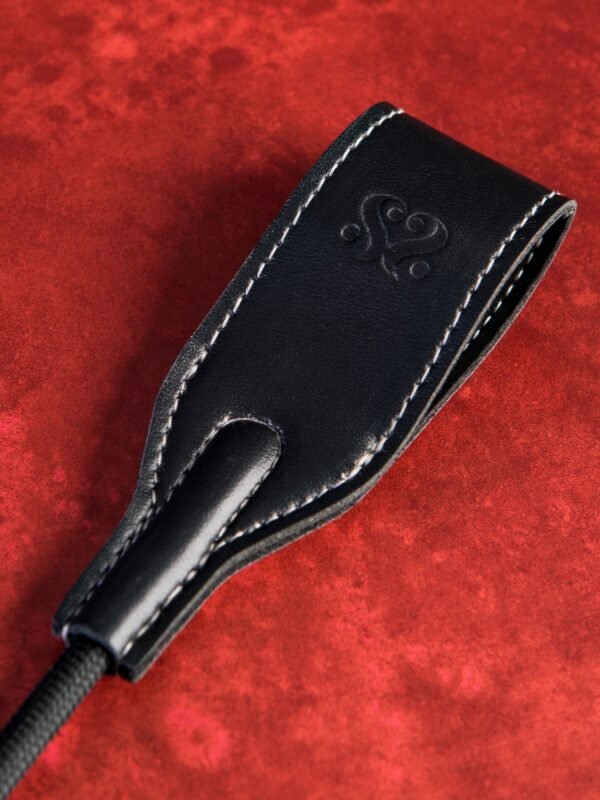88768_4 SEI MIO Rein in Desire Faux Leather Riding Crop