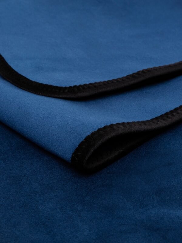 Liberator Fascinator Moisture-Proof Travel Throw