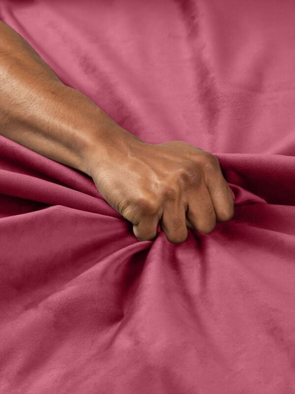 Liberator Regular Fascinator Merlot Moisture-Proof Throw
