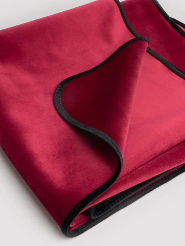 Liberator Regular Fascinator Merlot Moisture-Proof Throw