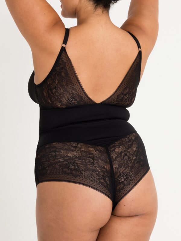 Lovehoney Plus Size Hourglass Black Smoothing Sleeveless Crotchless Teddy